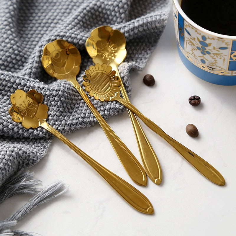 4pcs Stainless Steel Teaspoon Set Gold Flower Spoons Small Vintage Coffee Tea Spoon Fancy Sugar Dessert Spoon Bar Cafe Tableware